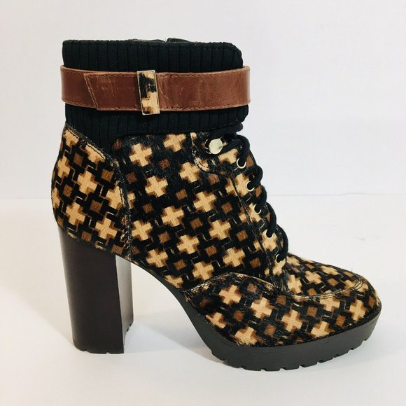 Antonio Melani Women’s Sz 6M Ankle Booties Printed Calf Hair Lug Sole Lace/Zip - Picture 3 of 11